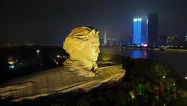 4K航拍长沙地标橘子洲岛夜景视频的预览图